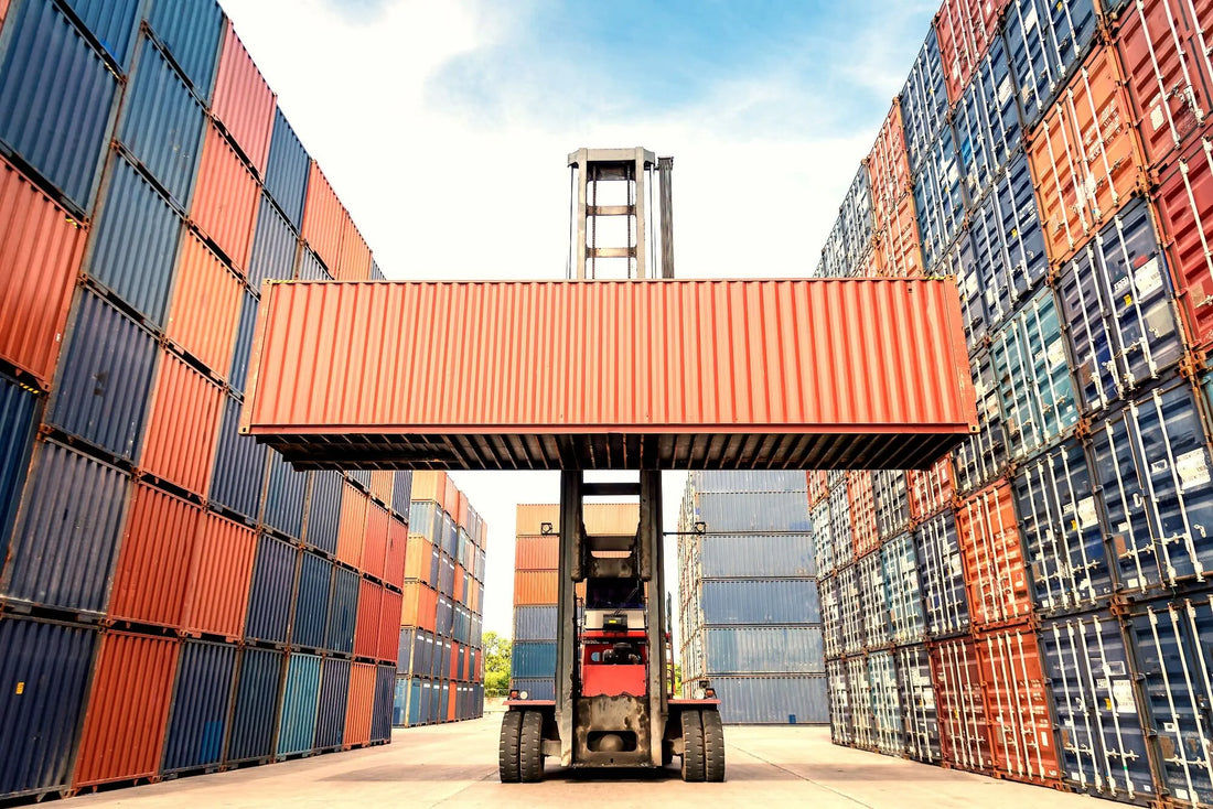 Le Nuove Normative Doganali UE 2025: Cosa Cambia per le Aziende Importatrici